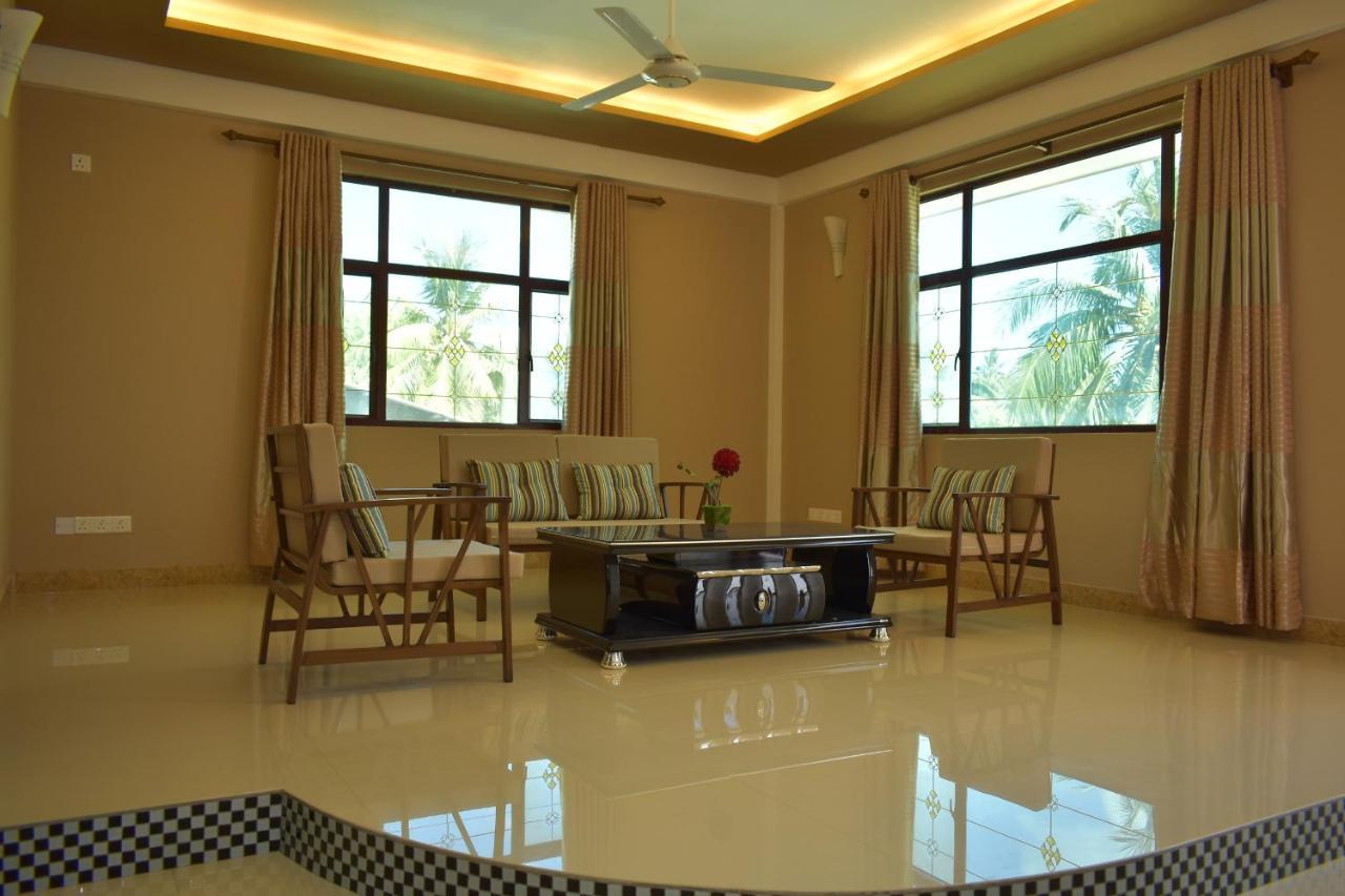 Calyx Grand Fuvahmulah Hotel Ngoại thất bức ảnh